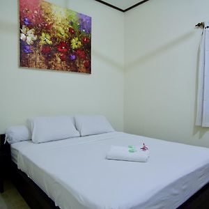 Standard Zimmer mit Kingsize-Bett